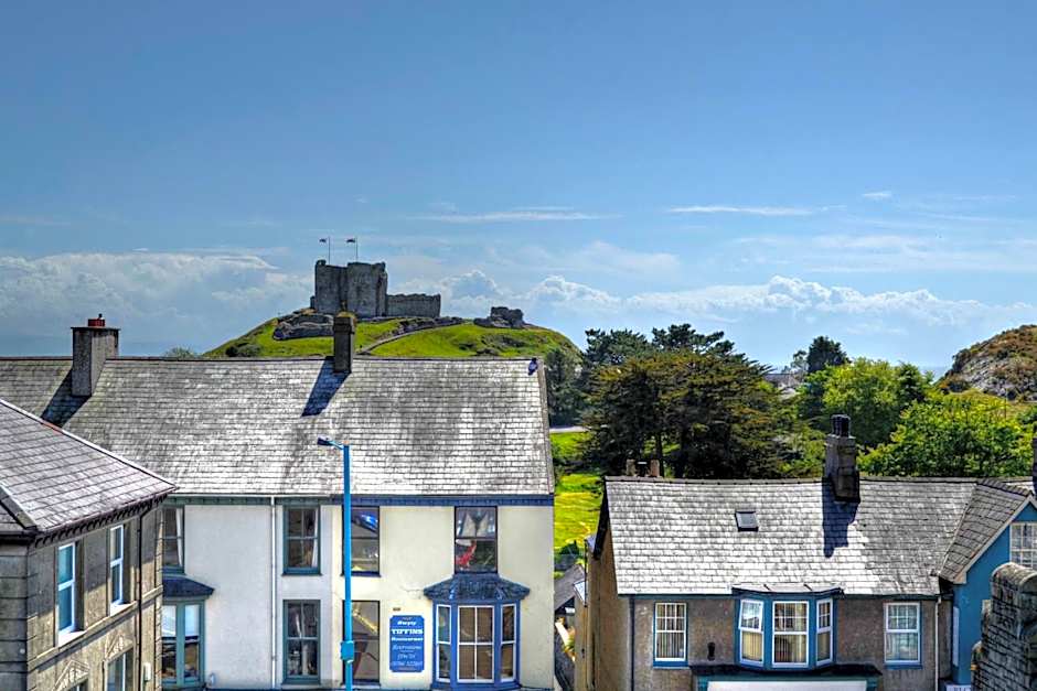 Lion Hotel & Studio Apartments