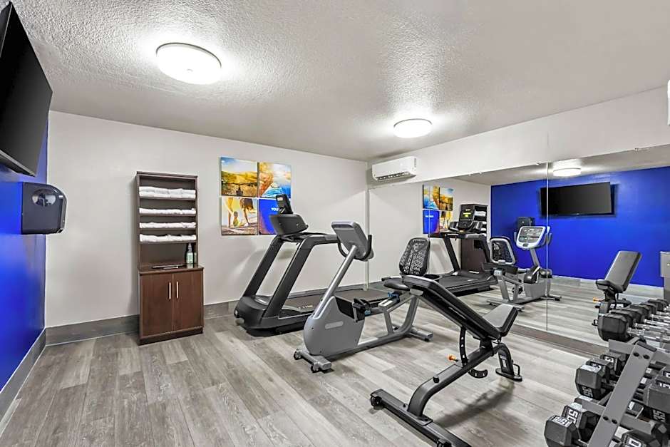 Comfort Inn and Suites Surprise Near Sun City