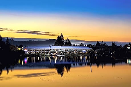 Inn on Long Lake