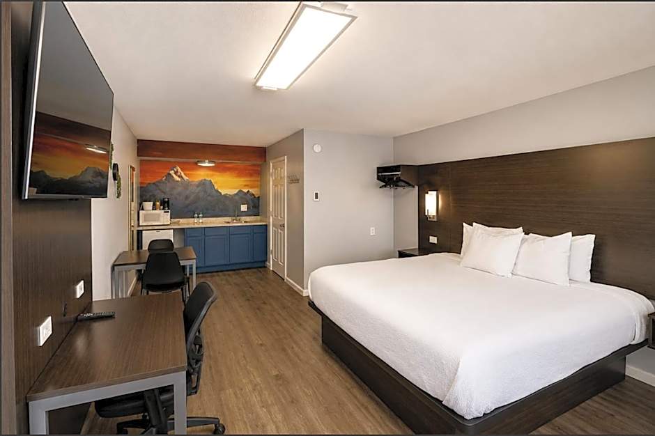 1 King Bed, Nonsmoking — 3 fotoğraftan 1. fotoğraf