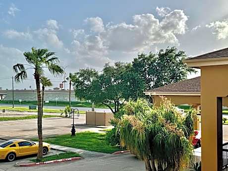 Texas Inn and Suites City Center at University Dr.