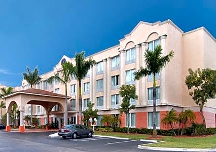 Comfort Suites Sawgrass Hotel