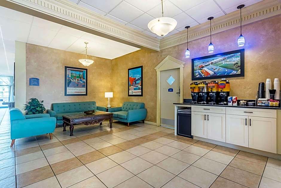 Howard Johnson by Wyndham Lakeland