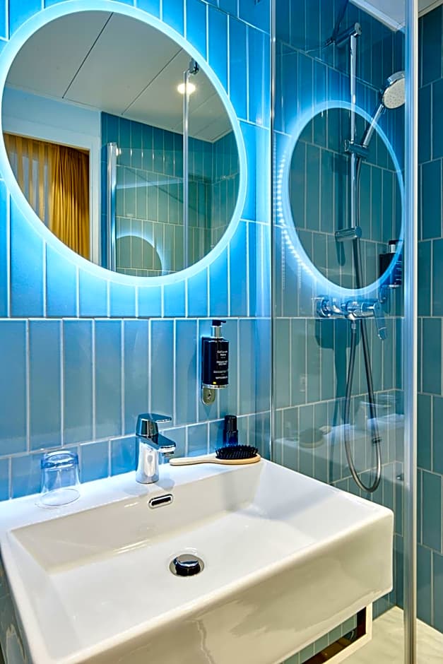 Hotel Magenta 38 by Happyculture