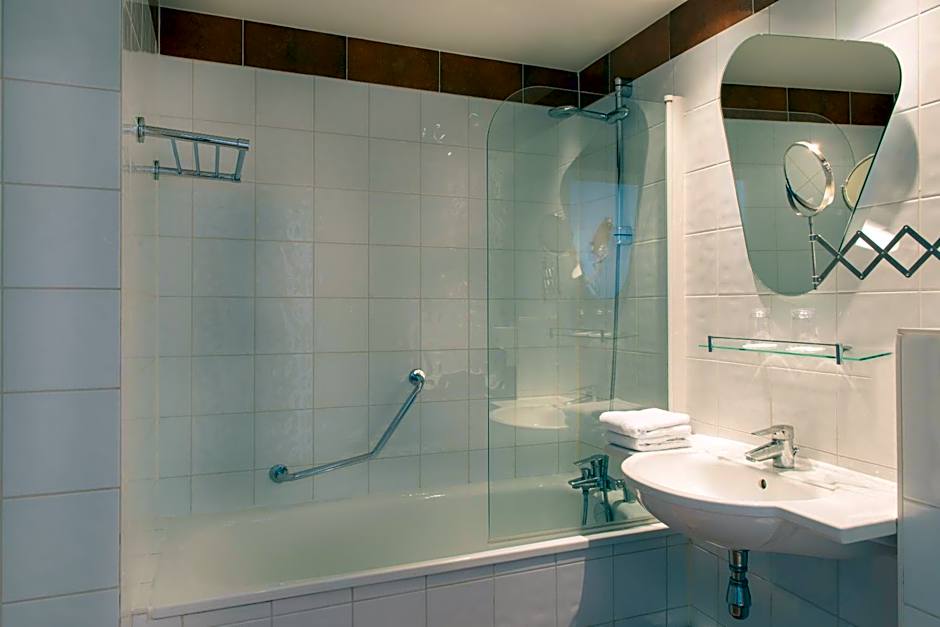 Hotel Magenta 38 by Happyculture