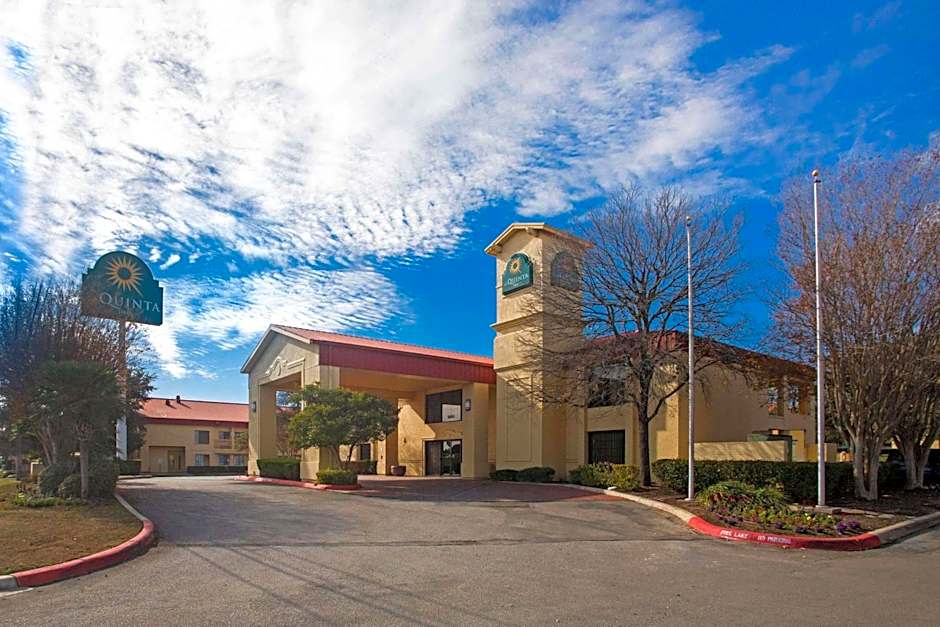 La Quinta Inn & Suites by Wyndham San Marcos
