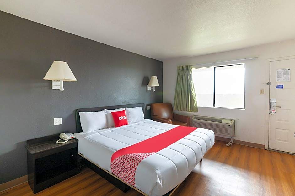 OYO Hotel Irving DFW Airport North