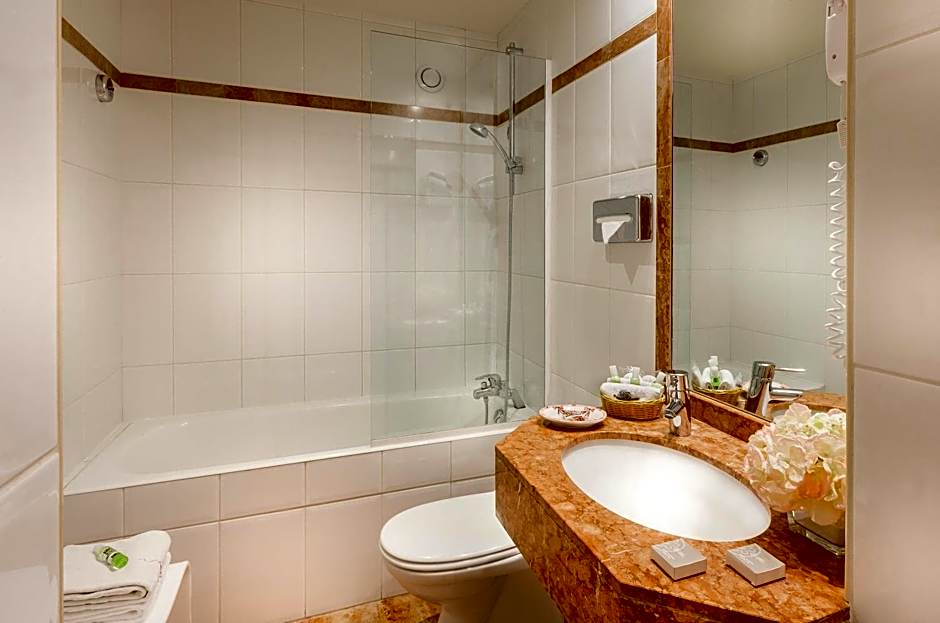 Dauphine Saint Germain