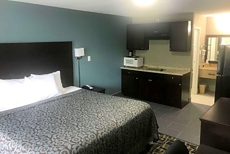 1 King Bed, Efficiency Room, Non-Smoking