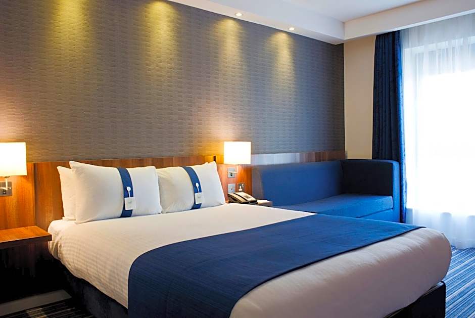 Holiday Inn Express Dunstable By IHG