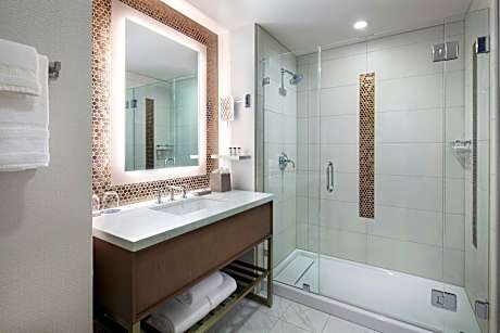 Club lounge access, Junior Suite, 1 King, Sofa bed