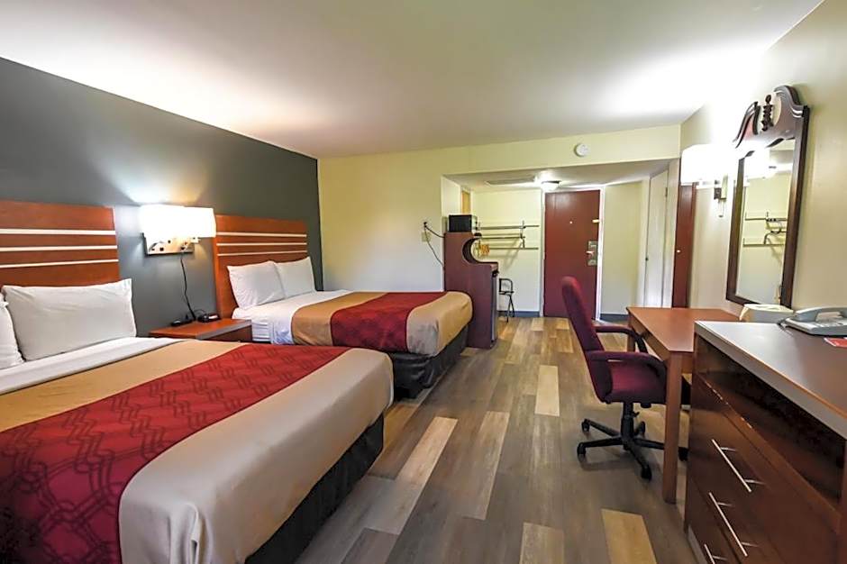 Photo 1 of 5 of 2 Double Beds, Smoking