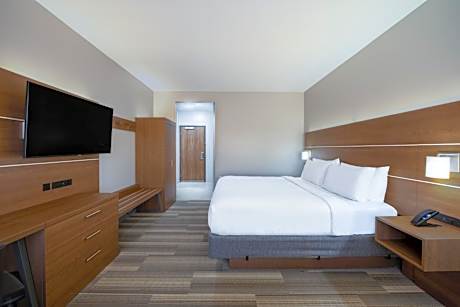 Standard King Room with Accessible Tub - Mobility Access