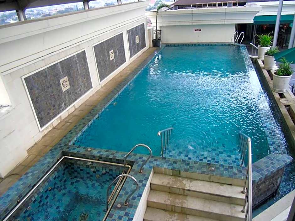 Roosseno Plaza Serviced Apartment