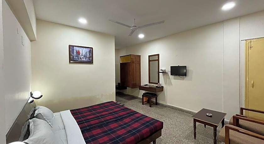 Gautam Hotel