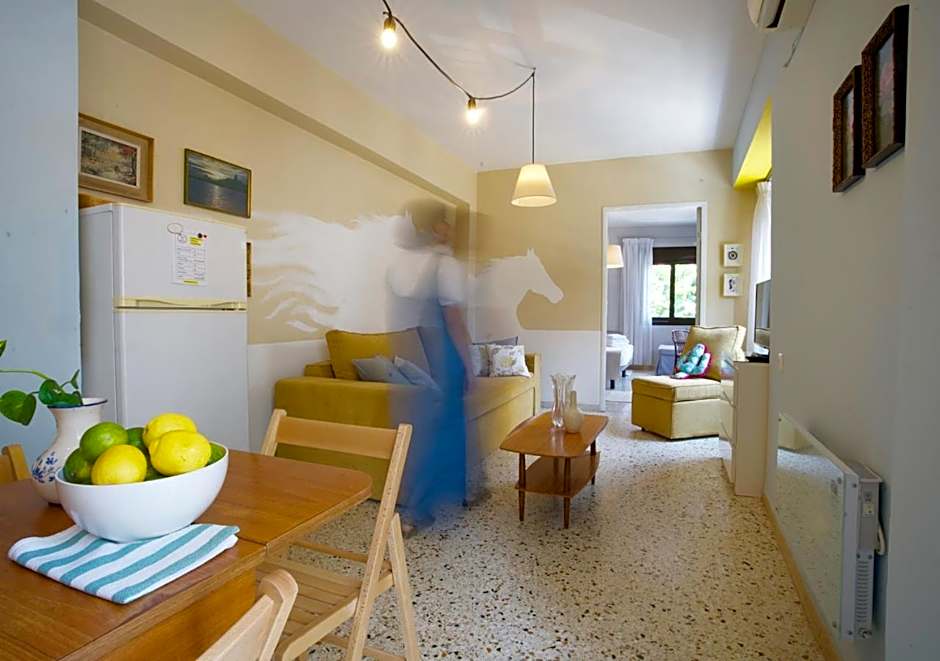 Live in Athens, PSYRRI Meet Me Here Apartments