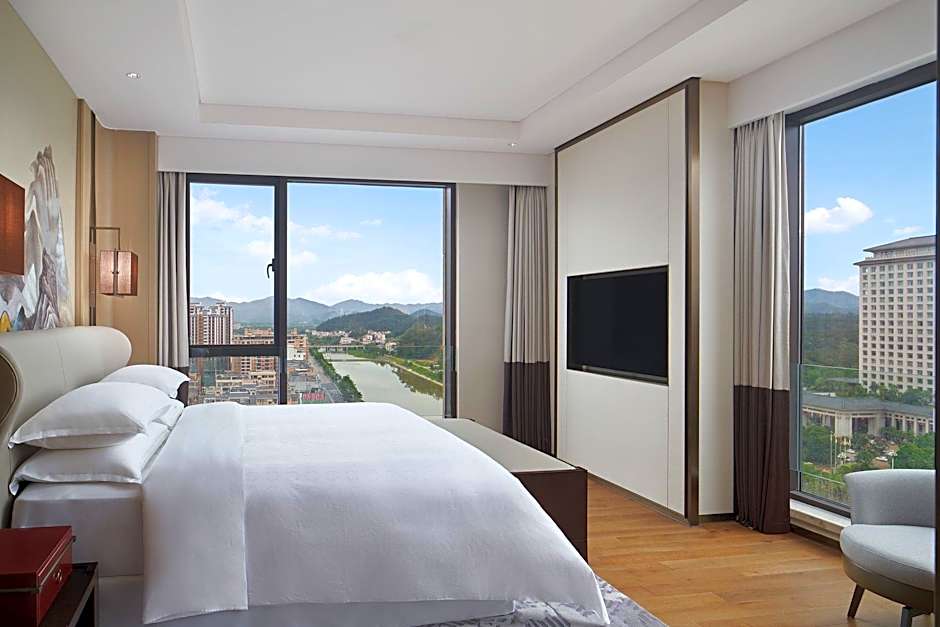 Sheraton Yunfu Xinxing Hotel