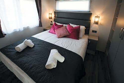 Black Bull Retreat, Barmston with Private Hot Tubs