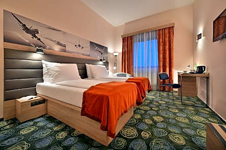 Ramada Airport Hotel Prague