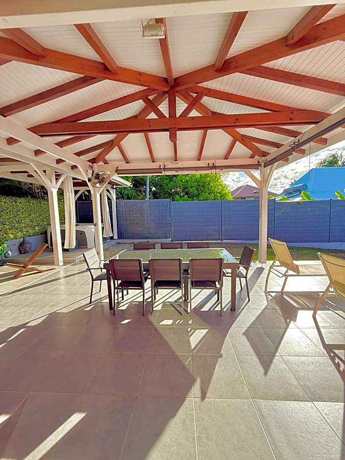 Villa SAADA cosy avec piscine, jacuzzi et sauna