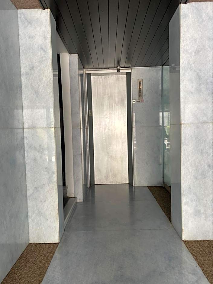 Grupo Kings Suites -Monte Chimborazo 537