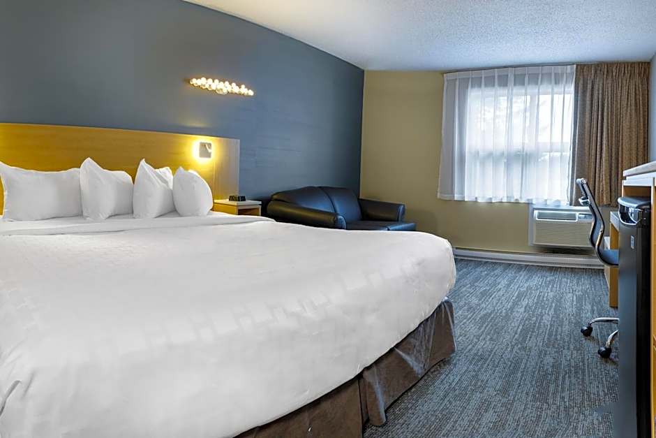 Clarion Pointe Quebec Airport