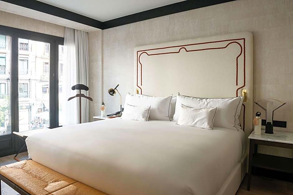 Hotel Montera Madrid, Curio Collection by Hilton