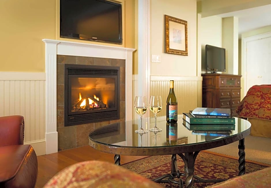 Grand Harbor Inn