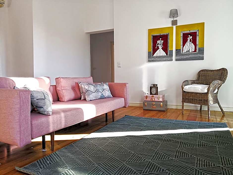 Travellers Pearl by Storytellers