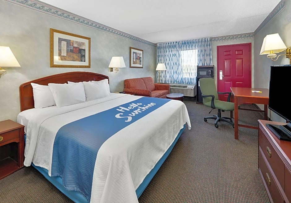 Days Inn & Suites by Wyndham Bentonville