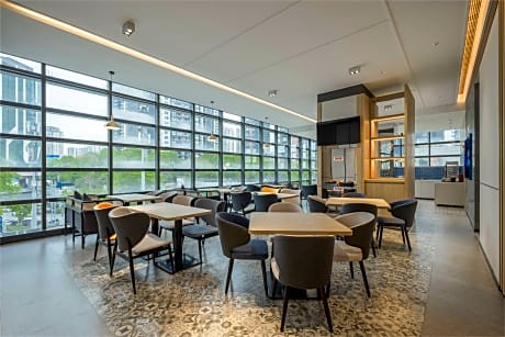 Holiday Inn Express Chongqing Caiyun Lake By IHG