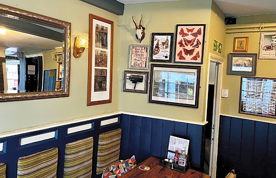 The Crown And Cushion