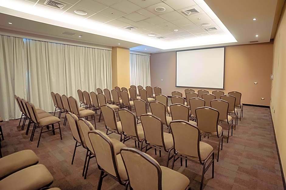 DoubleTree by Hilton Trujillo