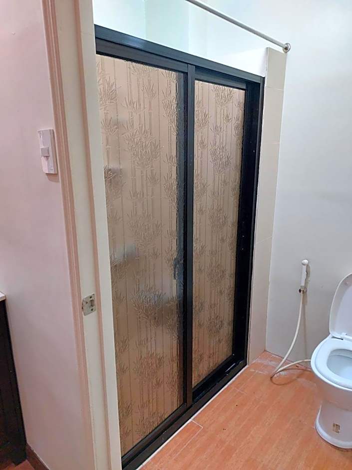 3 Pax Charming Foggy Cold Breeze, Cozy Gardenville Hotel