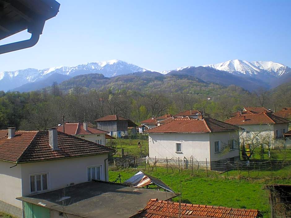 Семеен хотел Балканъ-Априлци