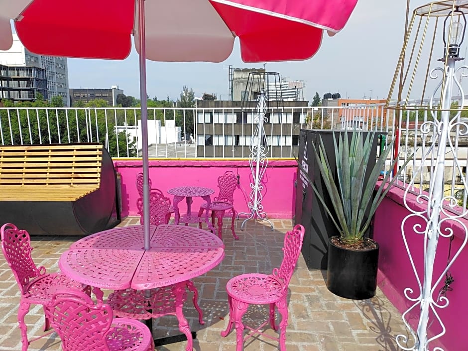 Mala Vecindad Beer Hotel