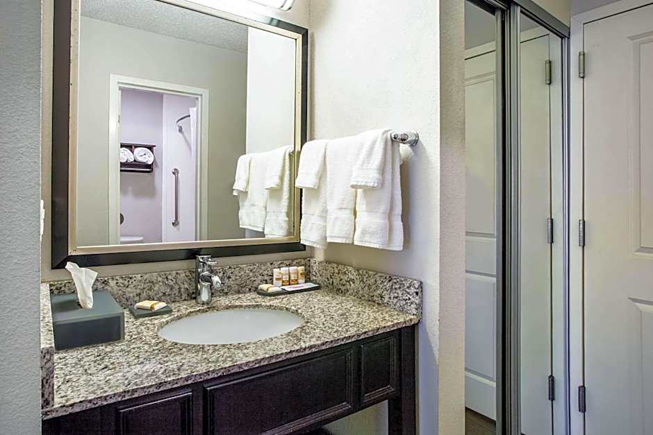 La Quinta Inn & Suites by Wyndham Lynchburg At Liberty Univ.