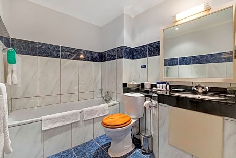 Room, 2 Twin Beds, Garden View