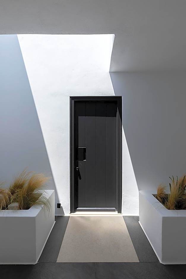 CUBIC Mykonos Seafront Design Suites