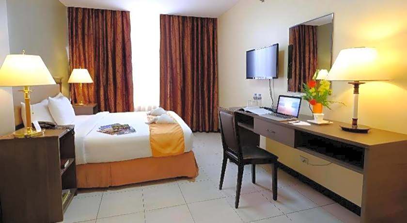 OYO 187 The Maxwell Hotel