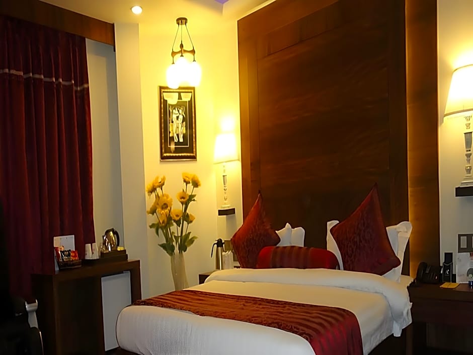 Photo 1 of 5 of Suite