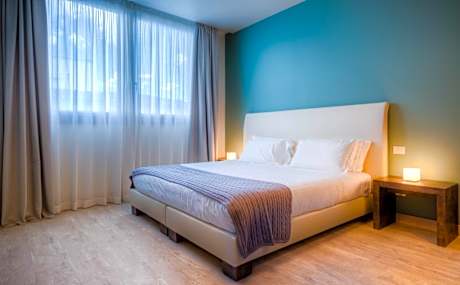 Superior Studio with kitchen & Pool Access