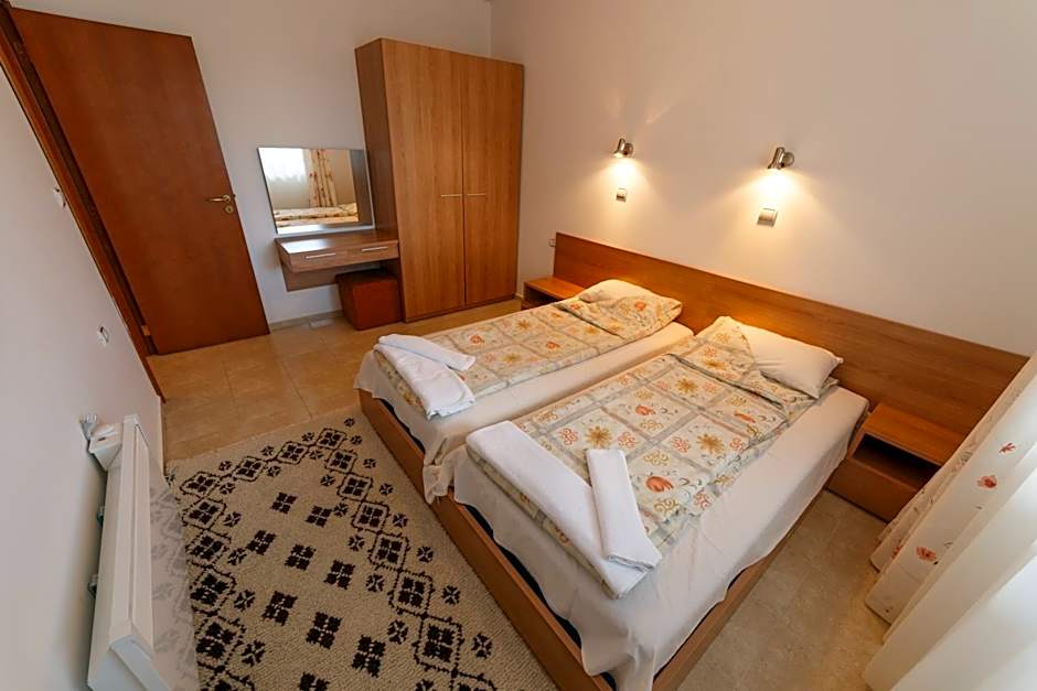 Monastery 2 Aparthotel