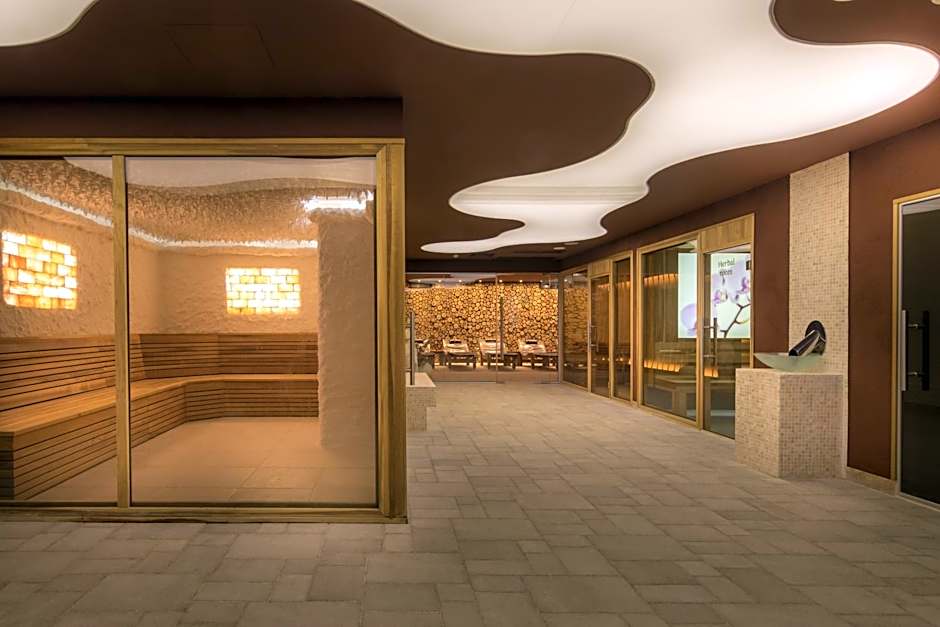 King Maron Beach Hotel & Spa