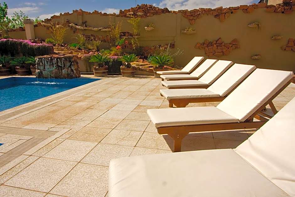 Hotel Tower Inn & Suites