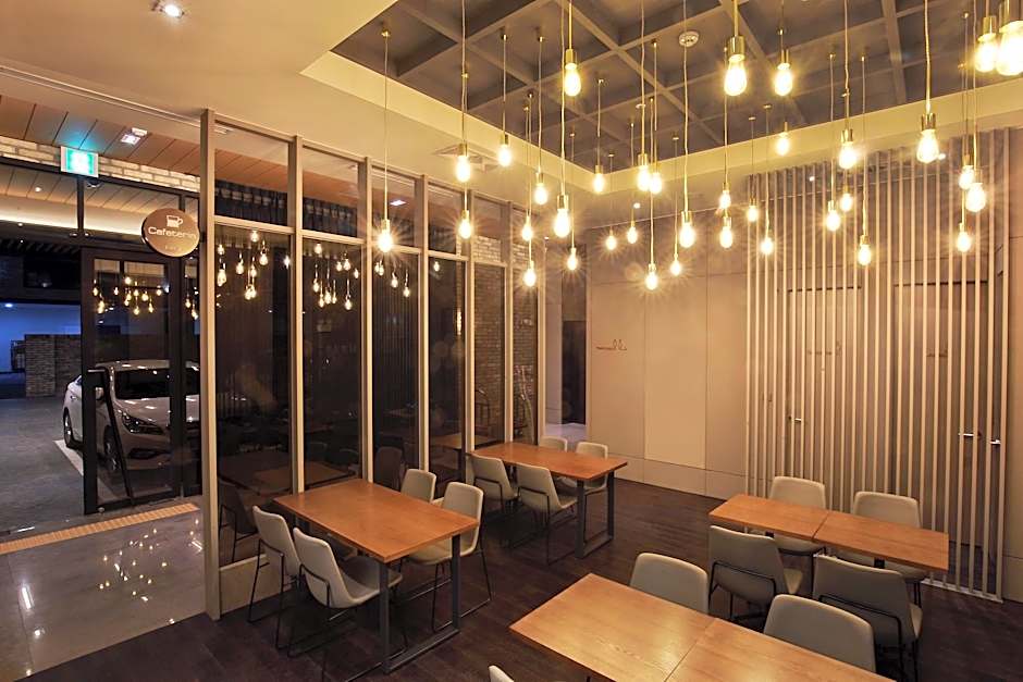 Hotel East9
