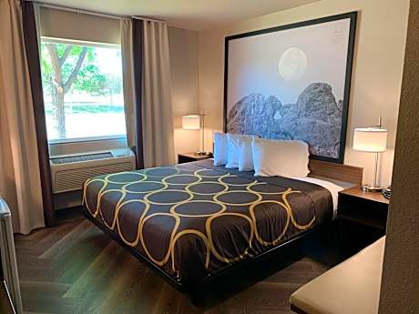 King Room - Disability Access/Non-Smoking
