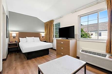 1 Queen Bed, Suite, Nonsmoking
