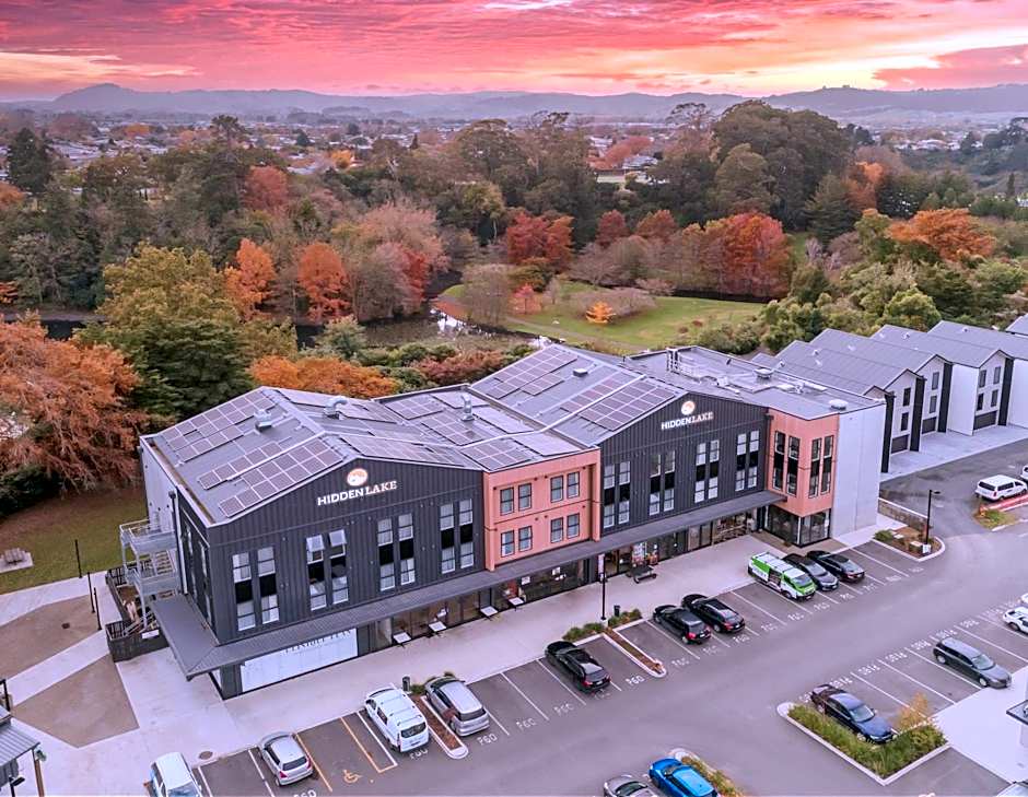 Hidden Lake Hotel & Apartments