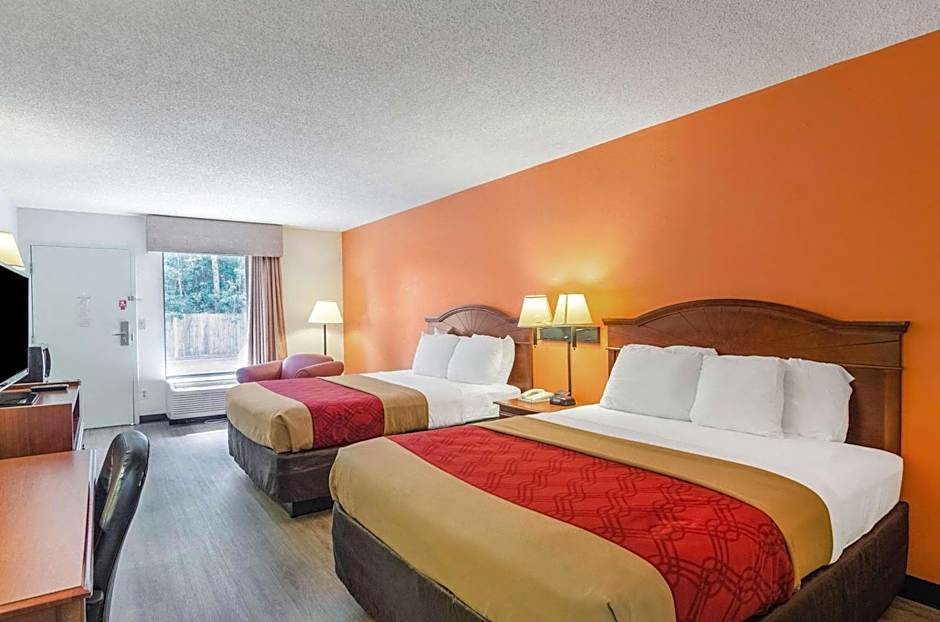 Econo Lodge Inn & Suites Gulfport